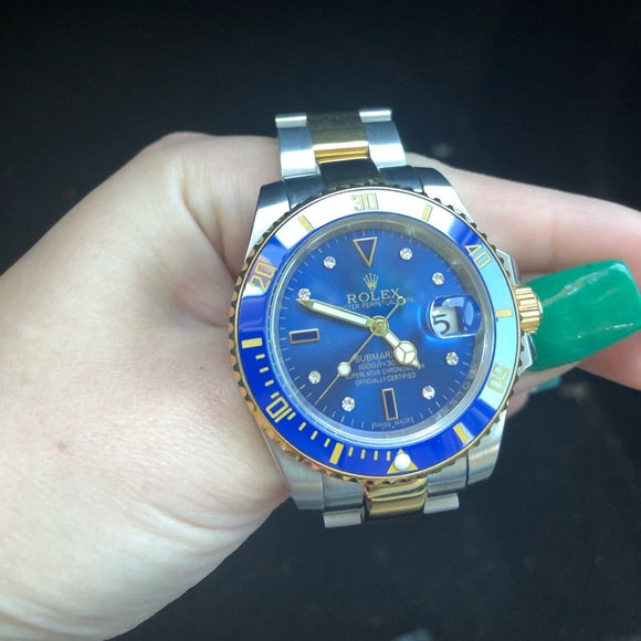 Rolex Watch Specialty Submariner - Picture 2 of 3